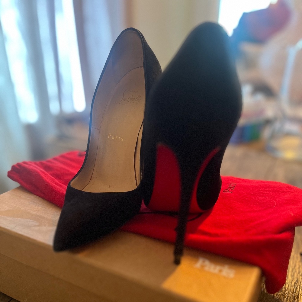 Christian Louboutin  So Kate heels